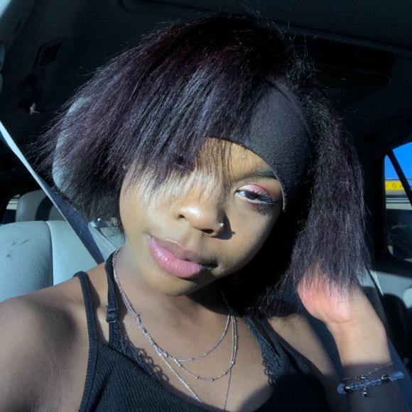 Profile Picture of Amynah Shakir (@mynnah8) on Poshmark