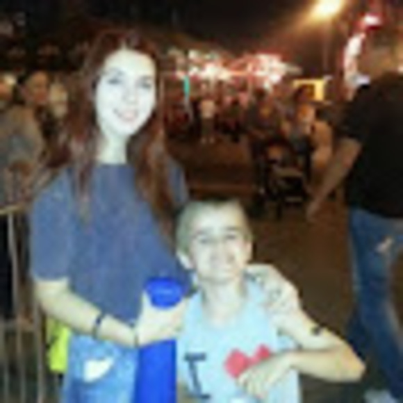 Profile Picture of Christy Goldsmith (@runout77) on Poshmark