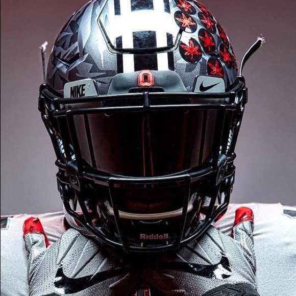 Profile Picture of Wenhui Jin (@rjin228) on Poshmark