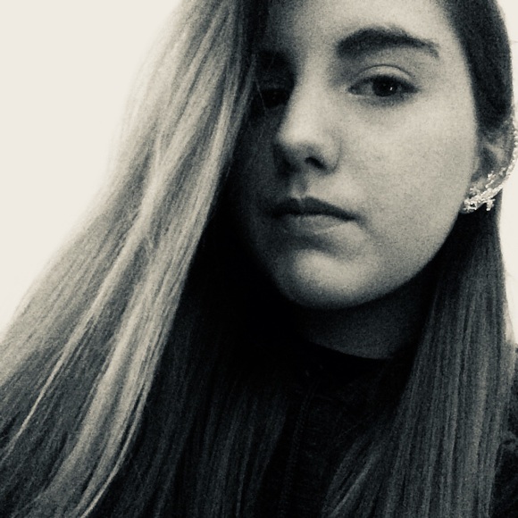 Profile Picture of Makia Blansett (@makiablansett) on Poshmark