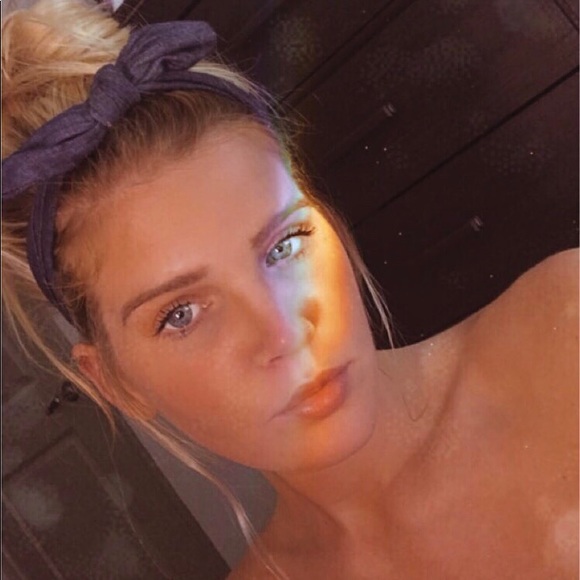 Profile Picture of Jordan Rayburn (@jordanbrooke_5) on Poshmark