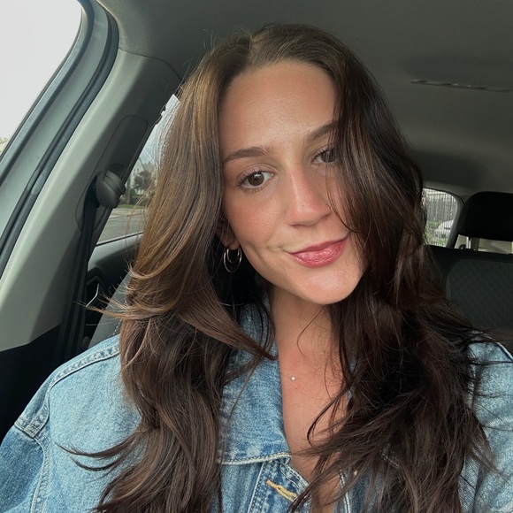 Profile Picture of Nikolina Dobric (@nikolinadobric) on Poshmark