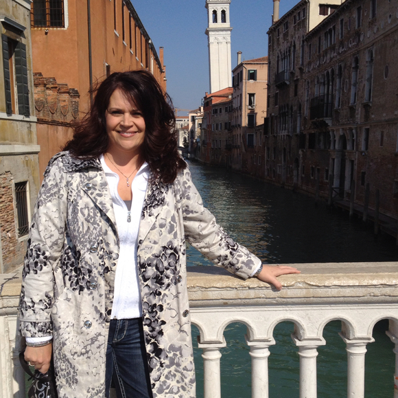 Profile Picture of Belinda Heidebrink (@rickbel) on Poshmark