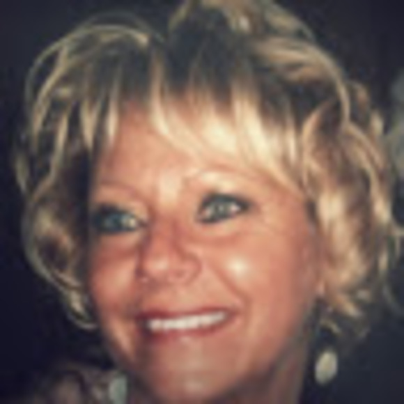 Julie Perron - Poshmark Profile Picture of Julie Perron (@julie_perron) on Poshmark