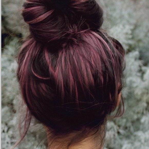 Profile Picture of Kristen Waples (@krisiam) on Poshmark