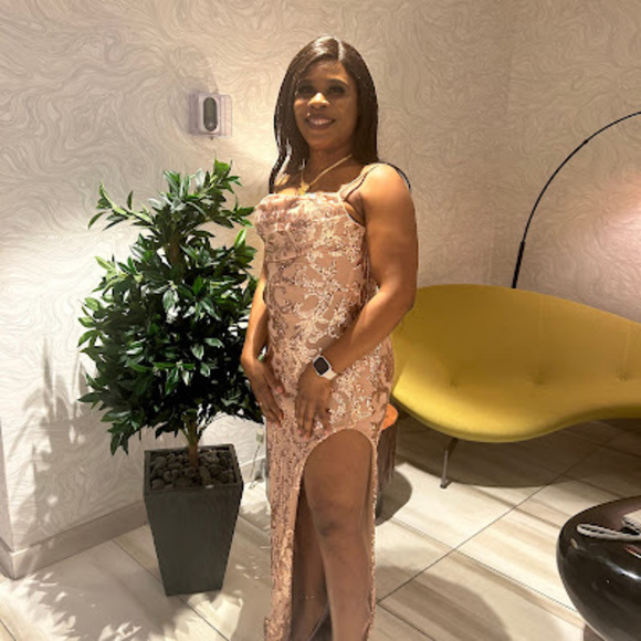 Profile Picture of Luvenia smallma neo Woart (@luveniawoart31) on Poshmark