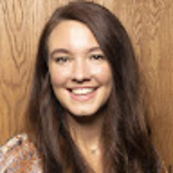 Profile Picture of Tara Pupilli (@tarapupilli) on Poshmark