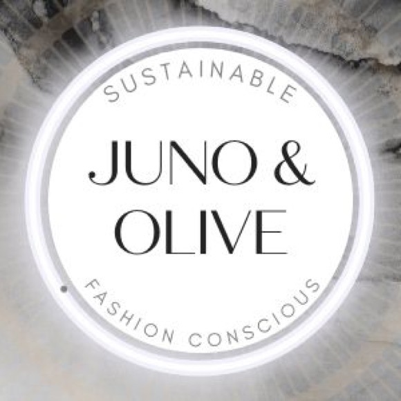 Profile Picture of Andrea Campbell (@junoolive) on Poshmark