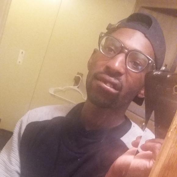 Profile Picture of Corey James (@monteljames) on Poshmark
