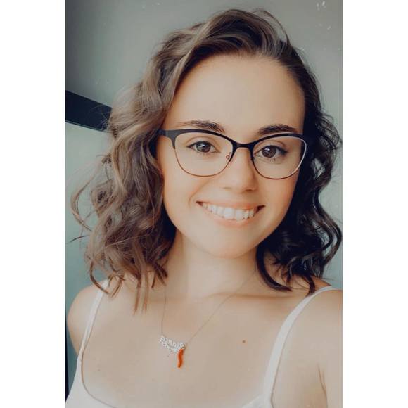 Profile Picture of Bianca Rigazzi (@biancarigazzi) on Poshmark