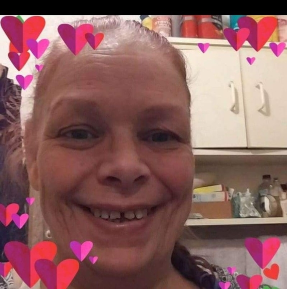 Profile Picture of Amanda Robison (@amandarobiso987) on Poshmark