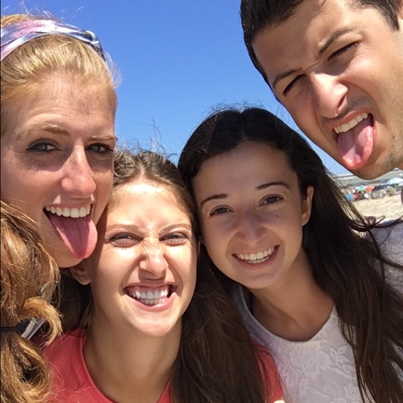 Profile Picture of Rebecca Furer (@rfurer) on Poshmark