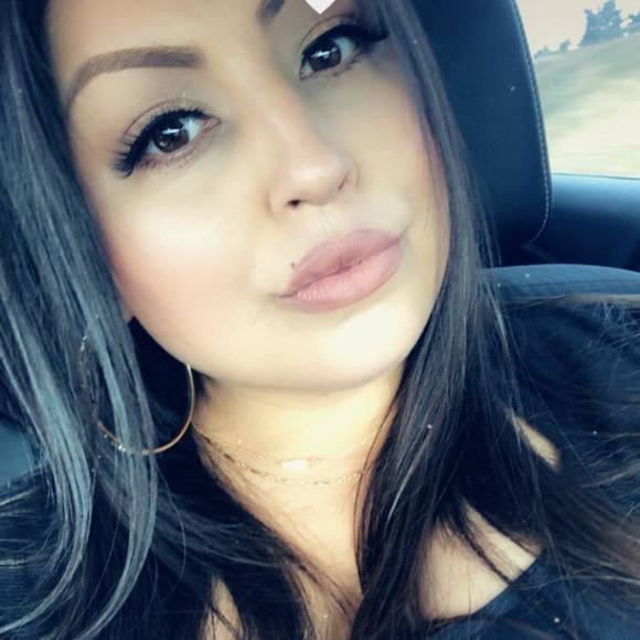 Profile Picture of Paula Lucio (@paulalucio) on Poshmark