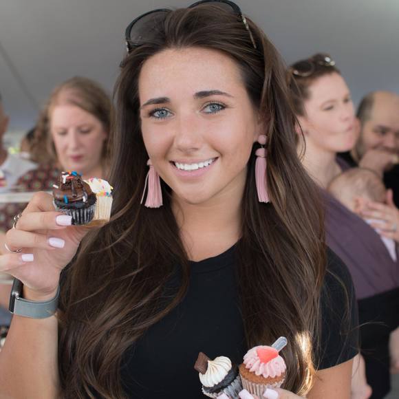 Profile Picture of Kara Schnaidt (@karaschnaidt) on Poshmark