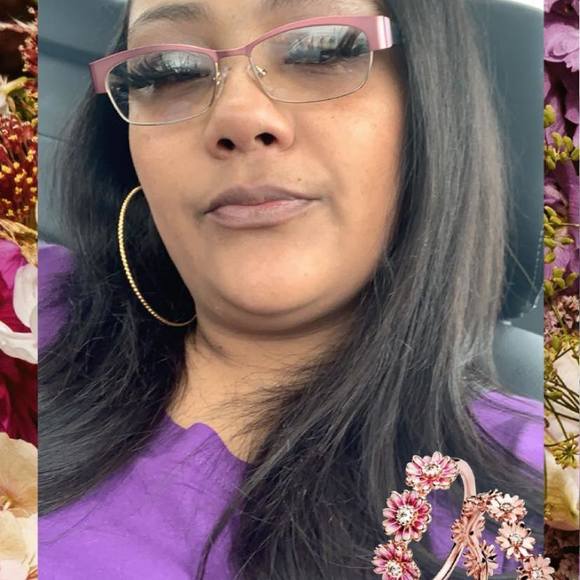 Tempestt Brown - Poshmark Profile Picture of Tempestt Brown (@majhae07) on Poshmark