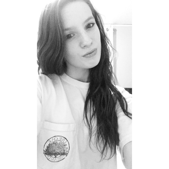 Kenzie Huett - Poshmark Profile Picture of Kenzie Huett (@kenziehuett_) on Poshmark