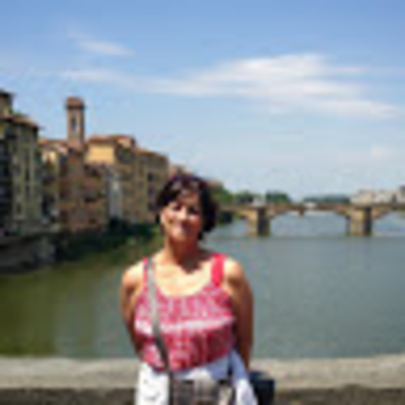 Profile Picture of Joanne Knauer (@joanneknauer) on Poshmark