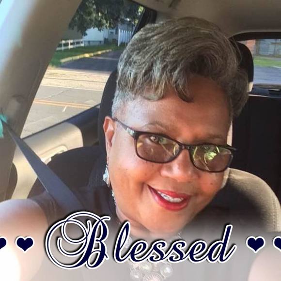 Profile Picture of Lynette Wright (@lynette_wright) on Poshmark