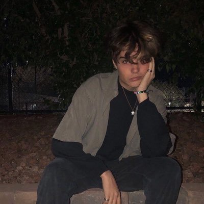 Profile Picture of FA. (@Fenui0) on Twitter