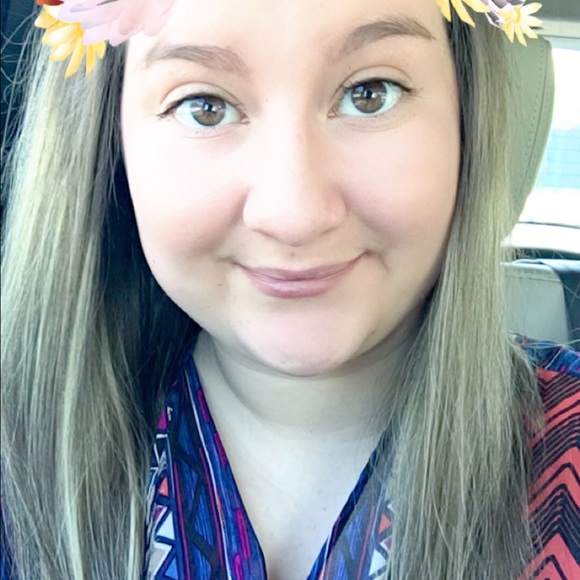 Profile Picture of Cynthia Allison (@cyallison) on Poshmark