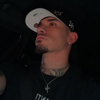 Profile Picture of Robert AJ Paez (@robbinhooodd) on Instagram