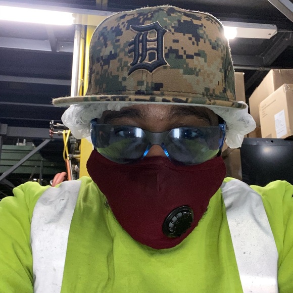 Profile Picture of Delvonte Clark (@delvonteclark) on Poshmark