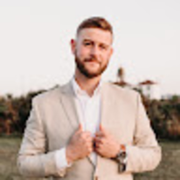 Profile Picture of Kevin Welsch (@kevinwelsch) on Poshmark