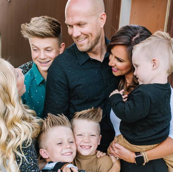 Profile Picture of Sheena Vierra (@vierracrew) on Poshmark