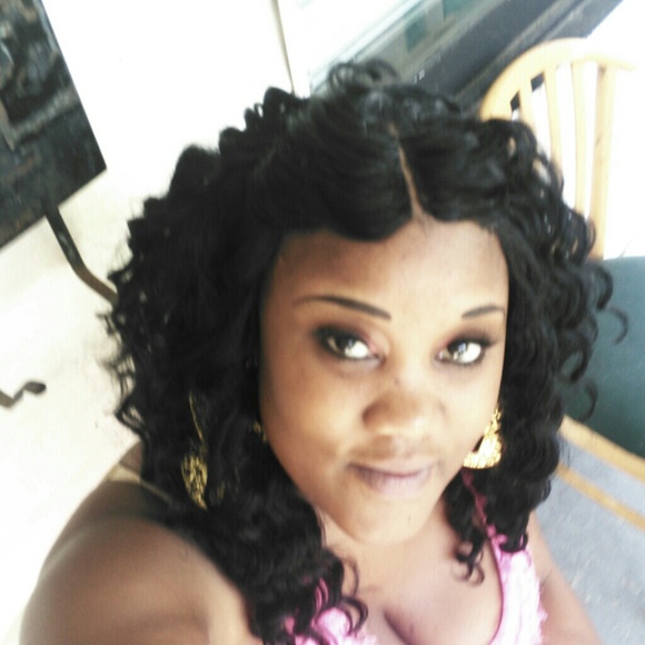 Profile Picture of Demeshia Daggs (@yonnie1) on Poshmark