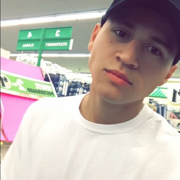 Profile Picture of Carlos Serrano (@antonio323) on Poshmark