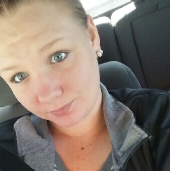 Krista Oldner - Poshmark Profile Picture of Krista Oldner (@krista0624) on Poshmark