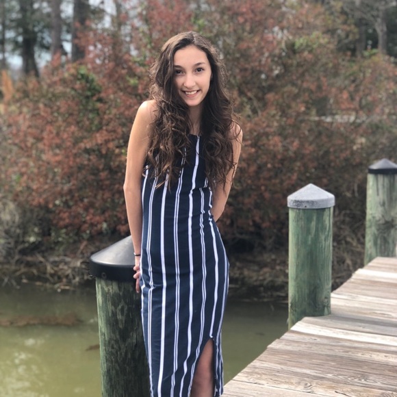 Profile Picture of Allison Sayers (@_allissson) on Poshmark