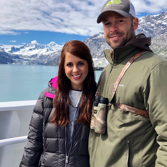 Profile Picture of Salena Hurter (@salena_hurter) on Poshmark