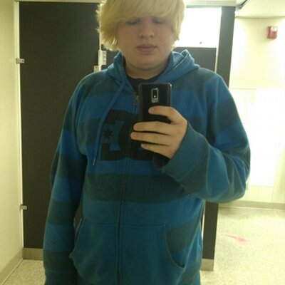 Profile Picture of Cory Huntington (@richman216420) on Twitter