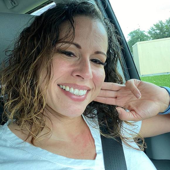 Profile Picture of Essie Noboa (@essienoboa) on Poshmark