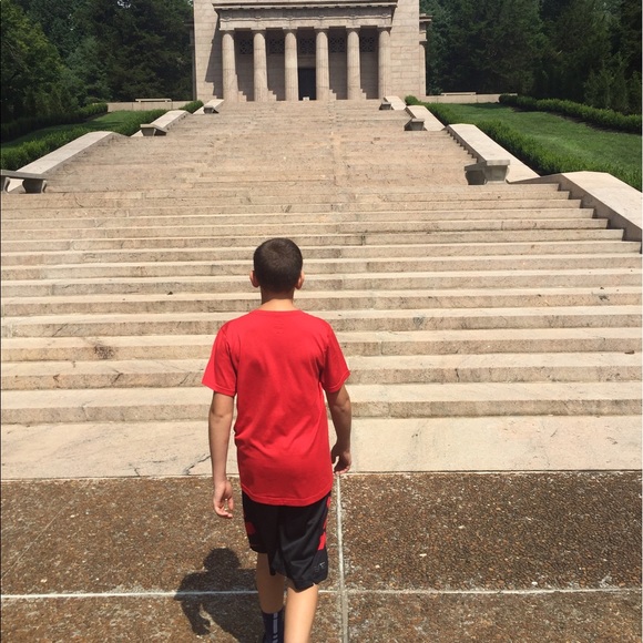 Profile Picture of Sam Heuser (@samlh00) on Poshmark