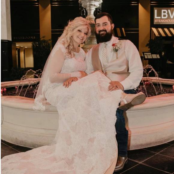 Profile Picture of Misty Ansbach (@fishinchick06) on Poshmark