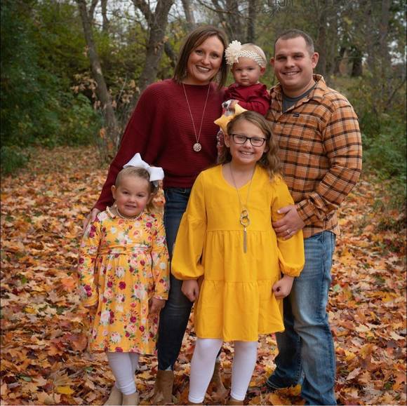 Profile Picture of Des Baerlocher (@baerlocherd) on Poshmark