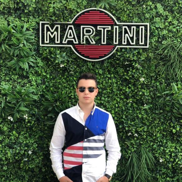 Profile Picture of Cristian Martin (@cristian402) on Poshmark