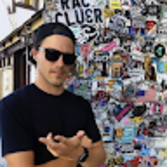 Profile Picture of Tyler Zinn (@tylerzinn808) on Poshmark