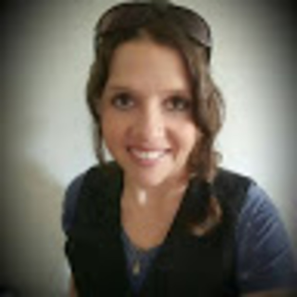 Profile Picture of Kristy Pechinko (@krissypechinko) on Poshmark