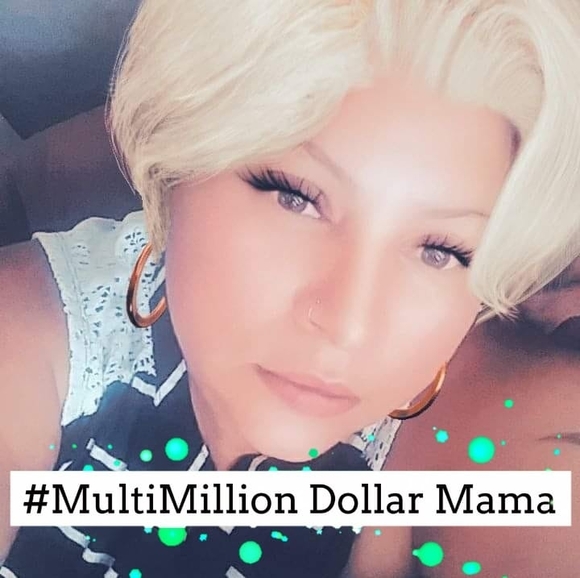 Profile Picture of Sharon Vollaro (@sillysharon) on Poshmark