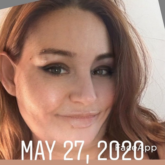 Profile Picture of Mary Reseter (@resetermary) on Poshmark