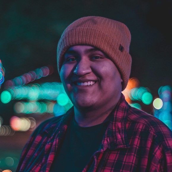 Profile Picture of Cristian Alvarado (@cris53133) on Poshmark