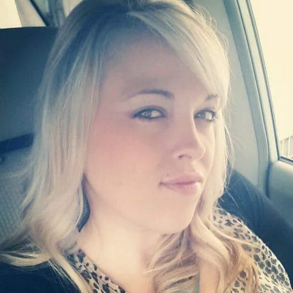 Profile Picture of Paula Willis (@disneyfan1006) on Poshmark