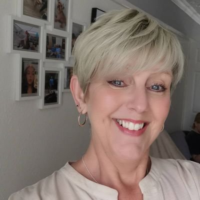 Profile Picture of Julie Moulton - Anthony (@silvermist22) on Twitter