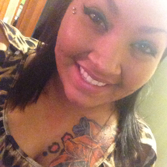 Profile Picture of Nicole Blacketter (@nblacketter) on Poshmark