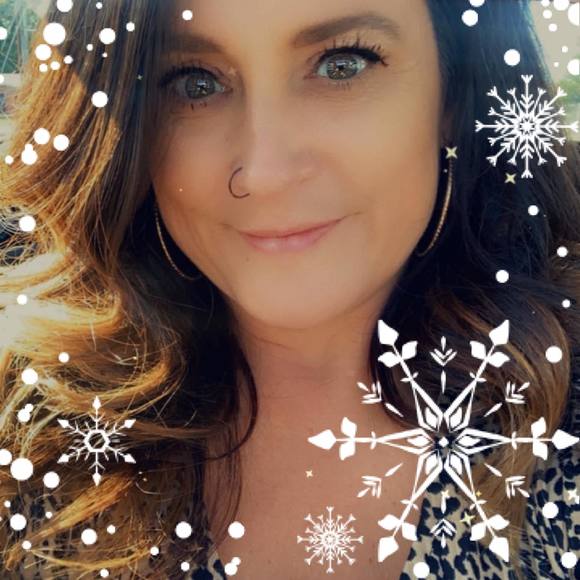 Profile Picture of Jennifer Seib (@jenniferseib) on Poshmark