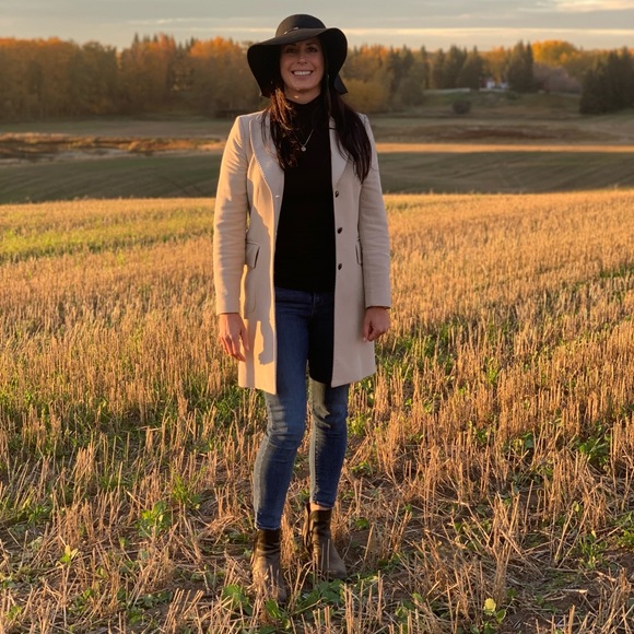 Profile Picture of Michelle Stevenson (@mstevenson25) on Poshmark