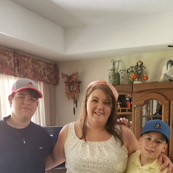 Profile Picture of Megan Matuzek (@megan5185) on Poshmark